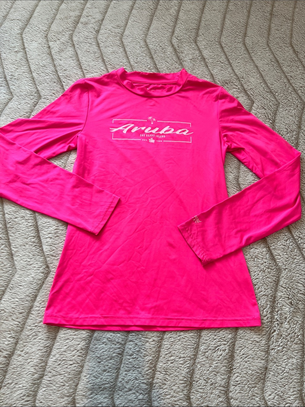 Aruba Graphic Long Sleeve Rash Guard - Bright Pink